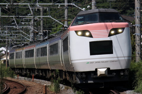 【JR東】快速「はまみらい号」運転を北鎌倉～鎌倉で撮影した写真