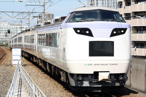 【JR東】快速「はまみらい号」運転を武蔵新城駅で撮影した写真