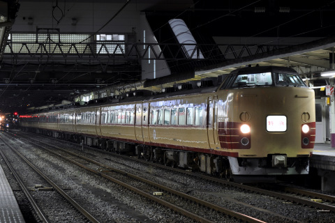 【JR東】特急「あずさ80号」運転を甲府駅で撮影した写真