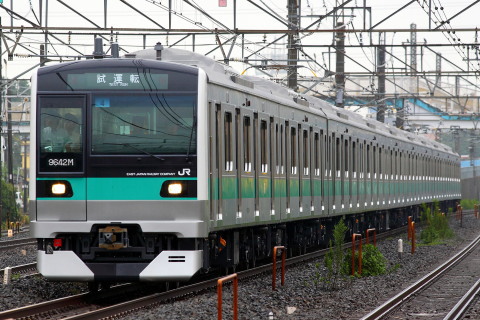 【JR東】E233系2000番代マト4編成 東急車輛出場を馬橋駅で撮影した写真