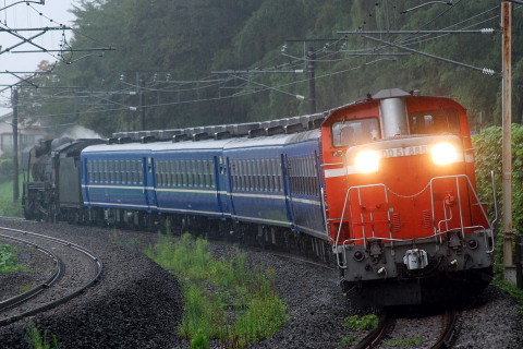 【JR東】D51-498＋12系4両＋DD51-888 乗務員訓練を横川～西松井田で撮影した写真