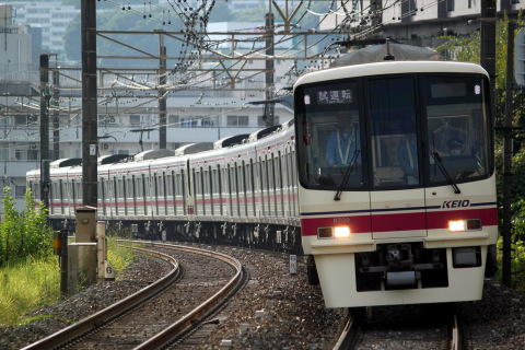 【京王】8000系8709F 8809F 試運転を京王永山駅で撮影した写真