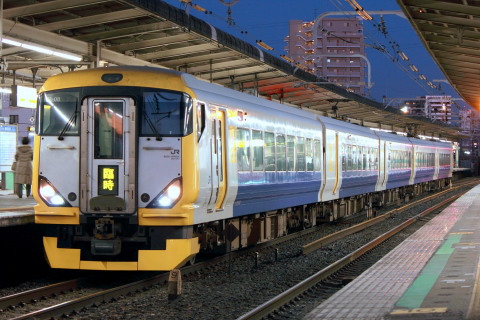 【JR東】E257系500番代使用 快速「南房総水仙まつり号」を新小岩駅で撮影した写真