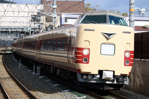 【JR西】381系 特急「北近畿」代走を島本駅で撮影した写真
