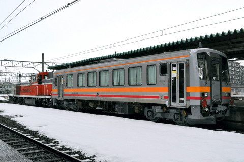 【JR西】キハ120-355 後藤総合車両所出場を米子駅で撮影した写真