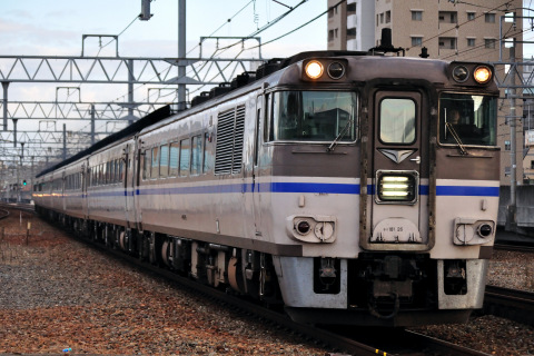 【JR西】キハ181系 廃車回送を明石駅で撮影した写真
