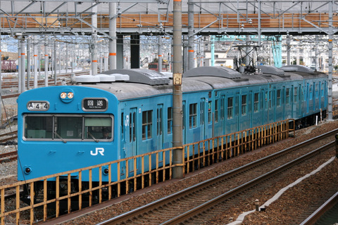 【JR西】103系ヒネJ404編成 試運転を岸辺駅で撮影した写真
