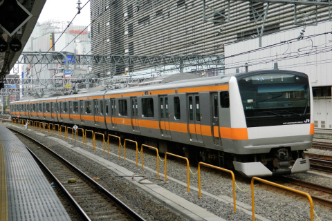 【JR東】E233系トタ青461編成 東京総合車両センター入場を新宿駅で撮影した写真