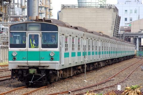 【JR東】203系マト55編成 甲種輸送を千鳥町駅で撮影した写真