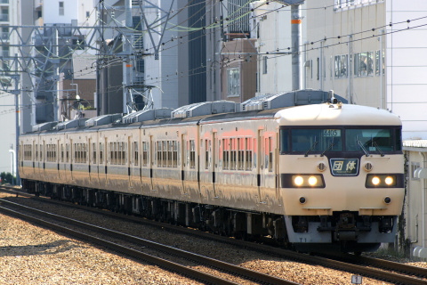 【JR西】117系キトT1編成使用 団体臨時列車をさくら夙川駅で撮影した写真