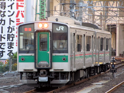 【JR東】701系センF2-510編成 仙台へ返却回送を仙台駅で撮影した写真
