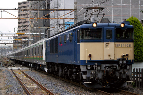【JR東】E233系3000番代チタNT54＋NT4編成 配給輸送を上尾駅で撮影した写真
