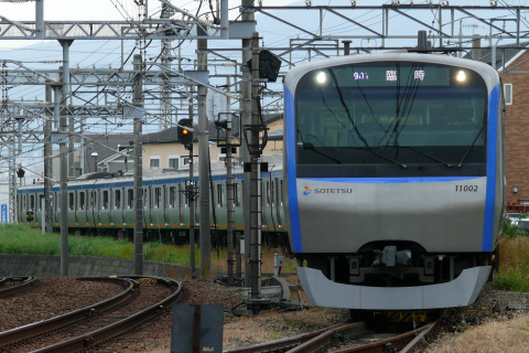 【相鉄】11000系11002F使用 臨時列車運転の拡大写真