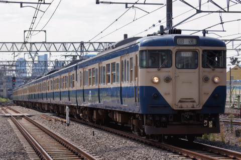 【JR東】113系マリ217＋211編成 廃車回送を池袋駅で撮影した写真