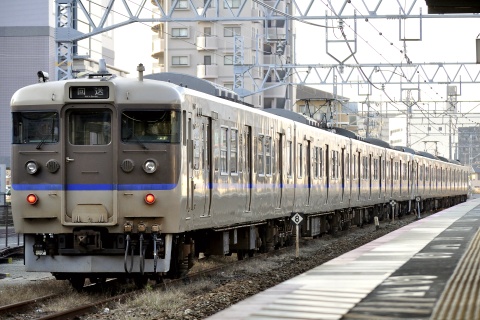 【JR西】113系日根野車8両 下関車両センターへ回送を大久保駅で撮影した写真