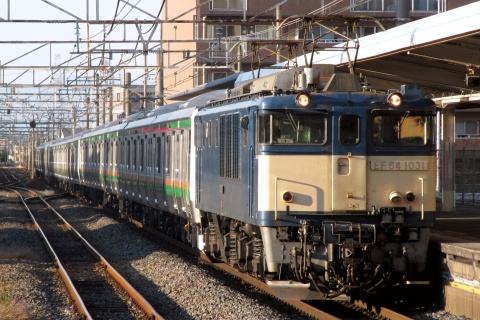 【JR東】E233系3000番代チタNT57＋NT7編成 配給輸送を鴻巣駅で撮影した写真