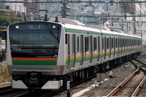 【JR東】E233系3000番代チタNT54編成 再疎開を新宿駅で撮影した写真