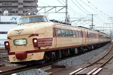 【JR西】489系サワH01編成使用 団体臨時列車運転を千里丘～茨木で撮影した写真