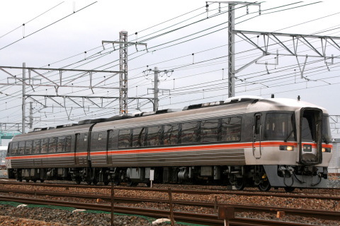 【JR海】キハ85系 団体臨時列車運転の拡大写真