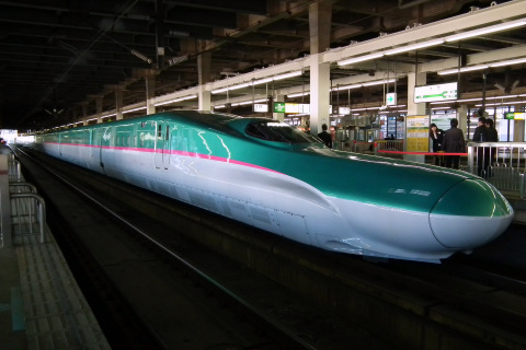 【JR東】E5系 記念試乗会を大宮駅で撮影した写真