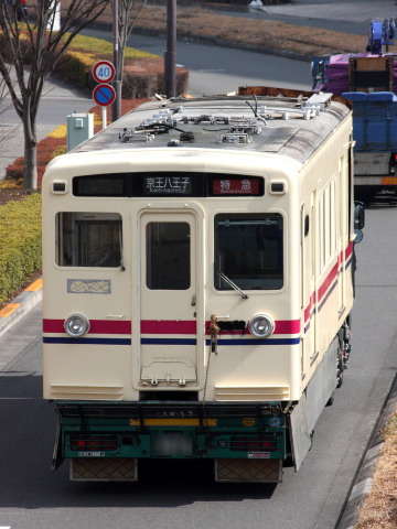 【京王】6000系6417F廃車体 搬出を京王特快で撮影した写真