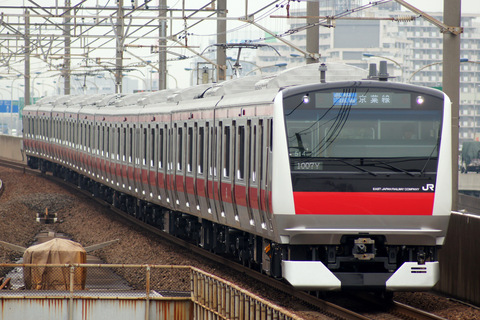 【JR東】E233系ケヨ514編成 営業運転開始を舞浜駅で撮影した写真