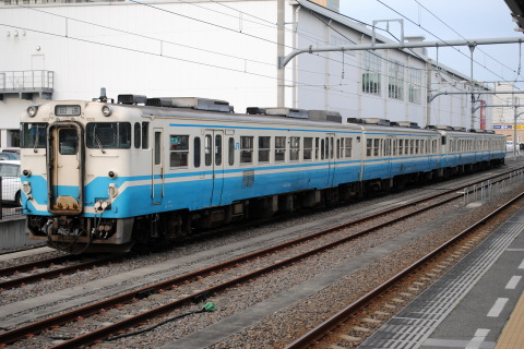 【JR四】キハ47系4両 松山転属を高松駅で撮影した写真