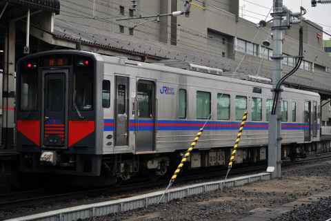 【JR西】キハ121-4 後藤総合車両所入場を米子駅で撮影した写真