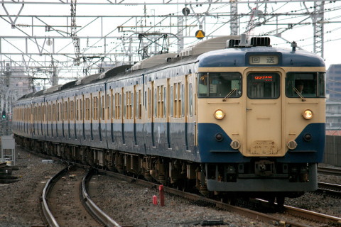 【JR東】113系マリS61編成＋マリ104編成 廃車回送を市川駅で撮影した写真