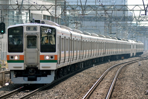 【JR東】211系田町車 一部編成がシングルアームパンタ化を川崎駅で撮影した写真