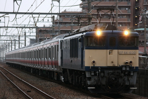 【JR東】E233系5000番代ケヨ517編成 配給輸送を船橋法典～西船橋間で撮影した写真