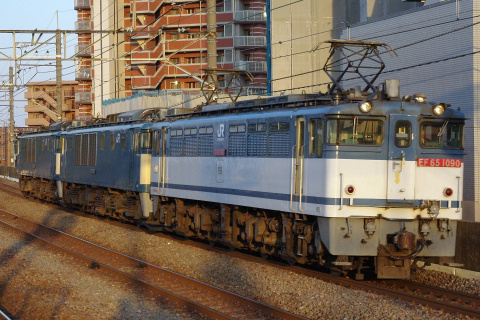 【JR貨】EF64-1050＋EF64-1048 大宮車両所出場を新座駅で撮影した写真