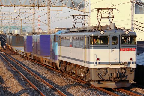 【JR貨】M250系6両 大宮車両所出場を西川口駅で撮影した写真
