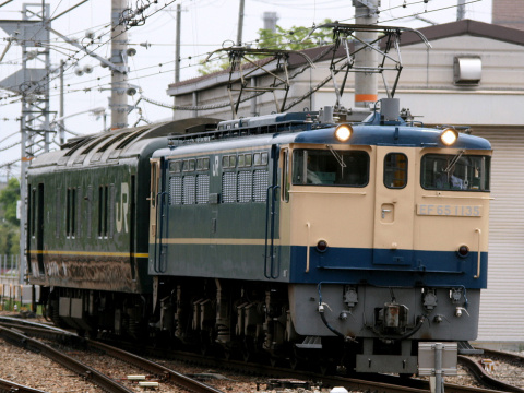 【JR西】カニ24-12 網干総合車両所入場を尼崎駅で撮影した写真
