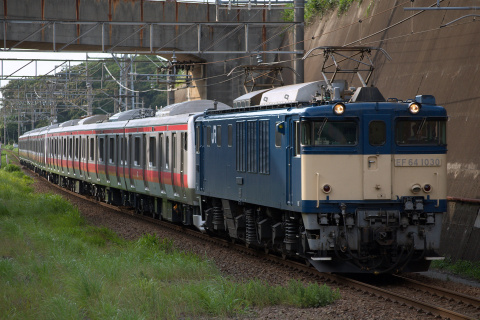【JR東】E233系5000番代ケヨ554＋F54編成 配給輸送を船橋法典駅で撮影した写真