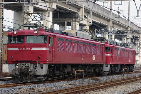 【JR東】EF81-88 秋田総合車両センター入場を東十条駅付近で撮影した写真