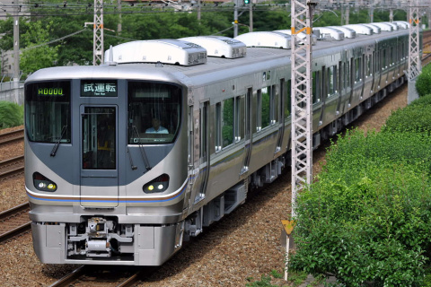 【JR西】225系6両 近畿車輌出場を尼崎～立花で撮影した写真