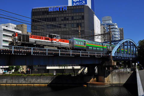 【JR東】E233系3000番代グリーン車4両 甲種輸送の拡大写真