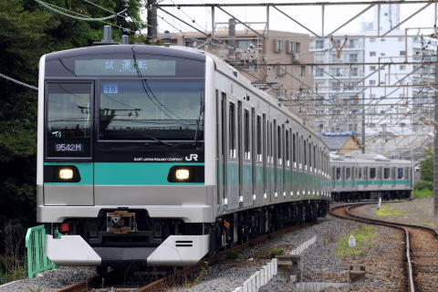 【JR東】E233系2000番台マト15編成 東急車輛出場の拡大写真