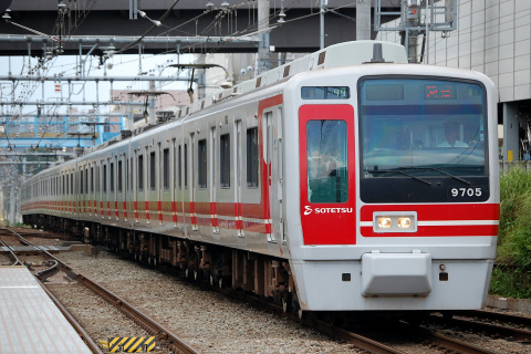 【相鉄】9000系9705F 臨時回送を瀬谷駅で撮影した写真