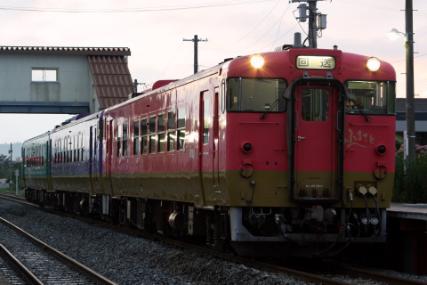 【JR東】「復興支援石巻ビール列車」運転を鹿又駅で撮影した写真