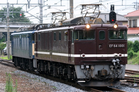 【JR東】EF64-39 EF64-1001牽引で高崎車両センターへを深谷駅で撮影した写真