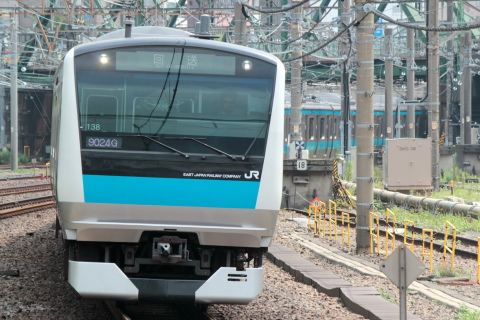 【JR東】E233系ウラ138編成 東京総合車両センター出場を品川駅で撮影した写真