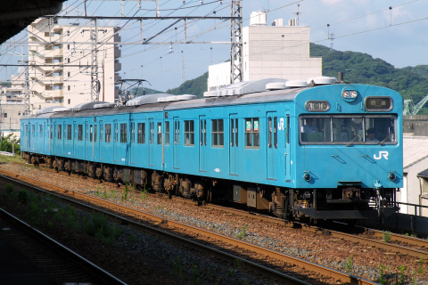 【JR西】103系ヒネJ410編成 幡生へ廃車回送を下関駅で撮影した写真