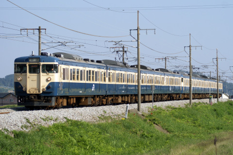 【JR東】113系マリS221編成＋マリ108編成 廃車回送を八木原～渋川で撮影した写真