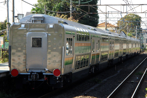 【JR東】E233系3000番代グリーン車8両 甲種輸送 を北鎌倉駅で撮影した写真
