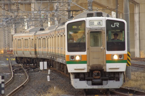 【JR東】211系2000番代チタN58編成 尾久へ回送を大宮駅で撮影した写真