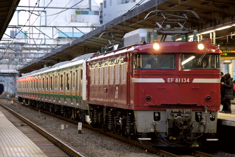 【JR東】E233系3000番代チタNT59編成 新津出場配給を池袋駅で撮影した写真