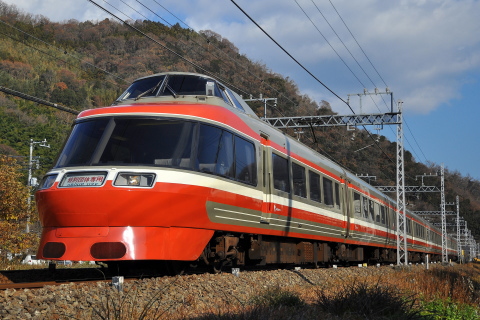 【小田急】7000形7004F特別団体専用列車「新春よみうり号」運転の拡大写真