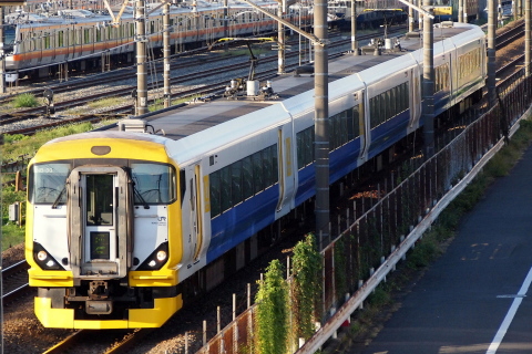 【JR東】E257系マリNB03編成使用 団体臨時列車運転の拡大写真